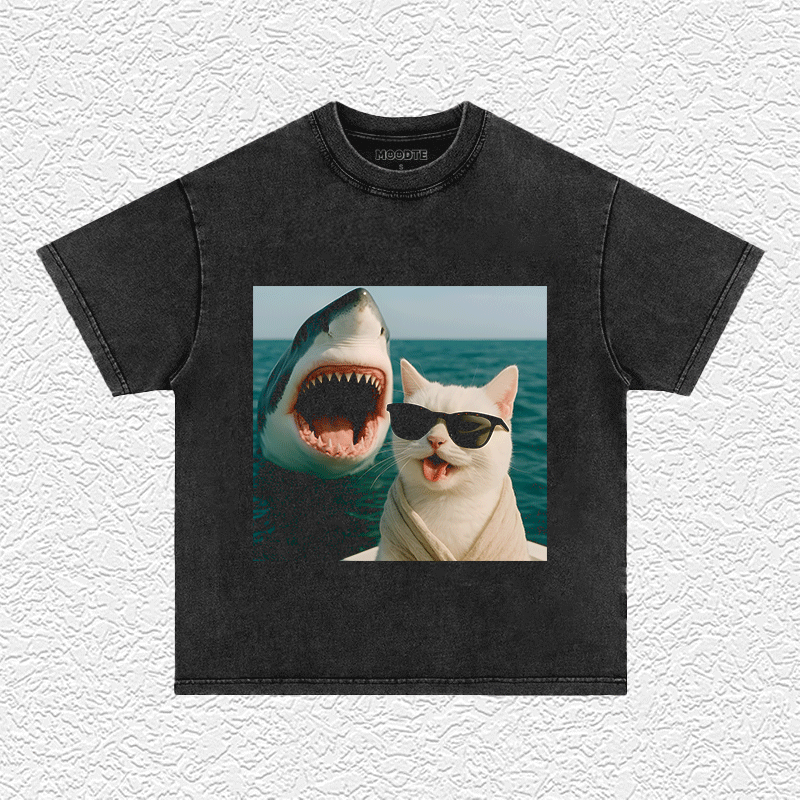 THE QUIRKY CATS 1.8 T-SHIRT