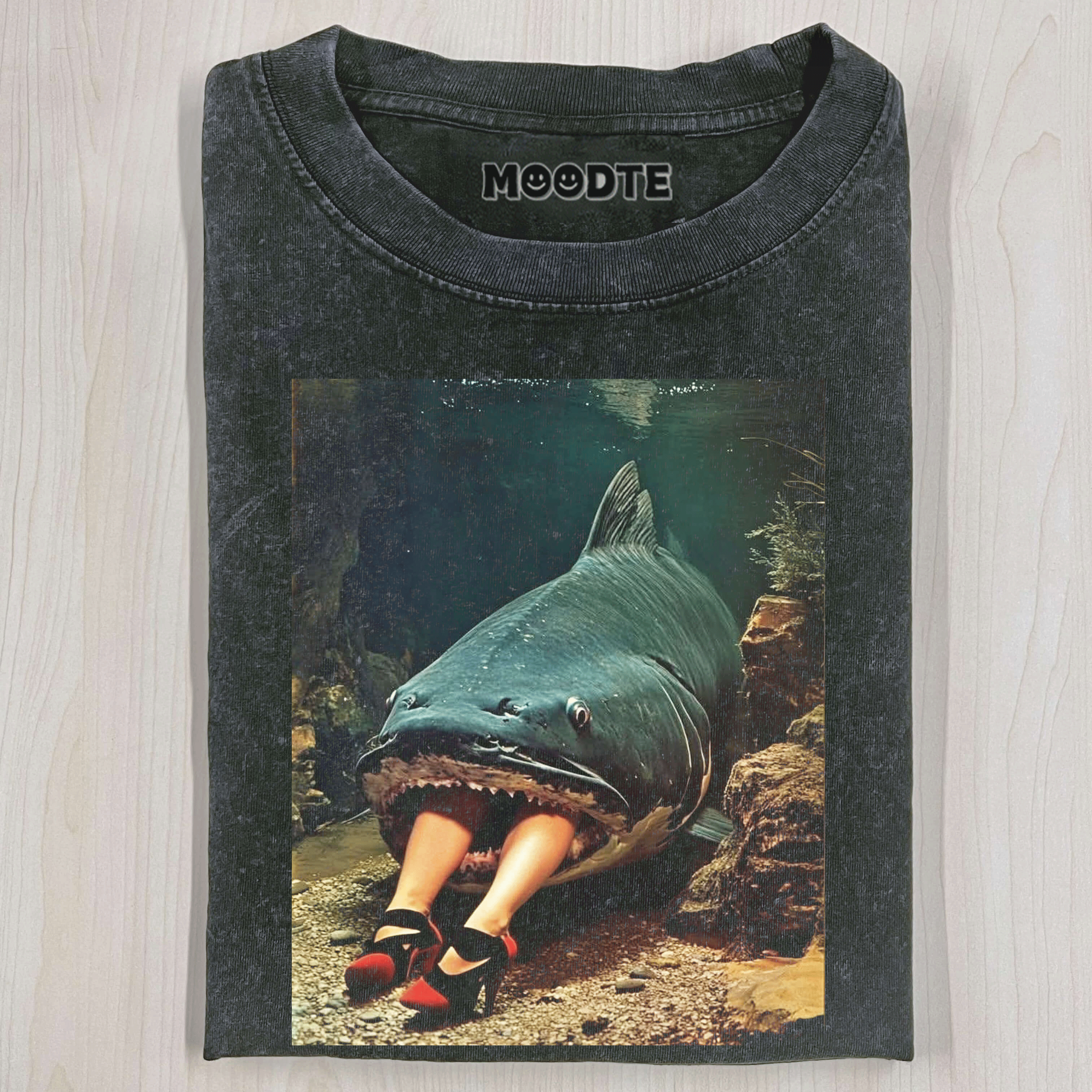 SHARK EATS PEOPLE 1.0 T-SHIRT